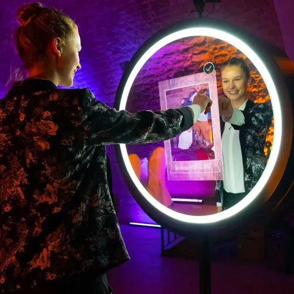 Beauty Mirror & Glam Booth hire in Scotland